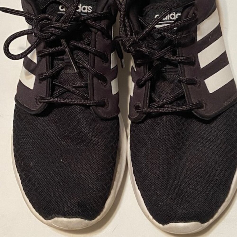 Women's Adidas Cloudfoam Athletic Shoes Size 9 - Very Good Condition!